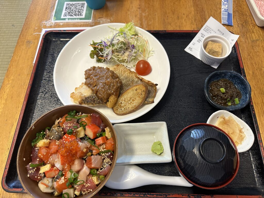 魚屋直営食堂 魚まる