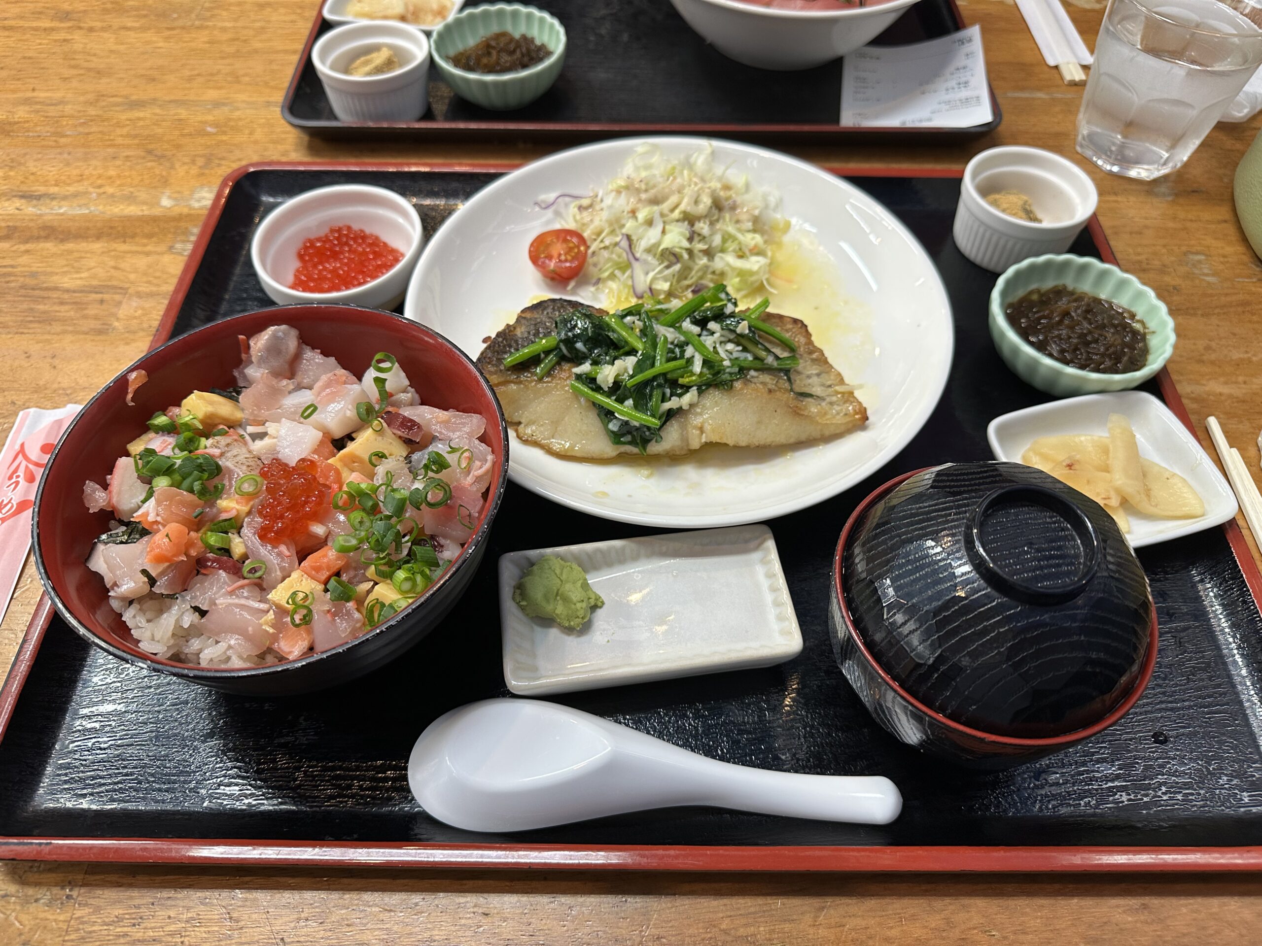 魚屋直営食堂 魚まる