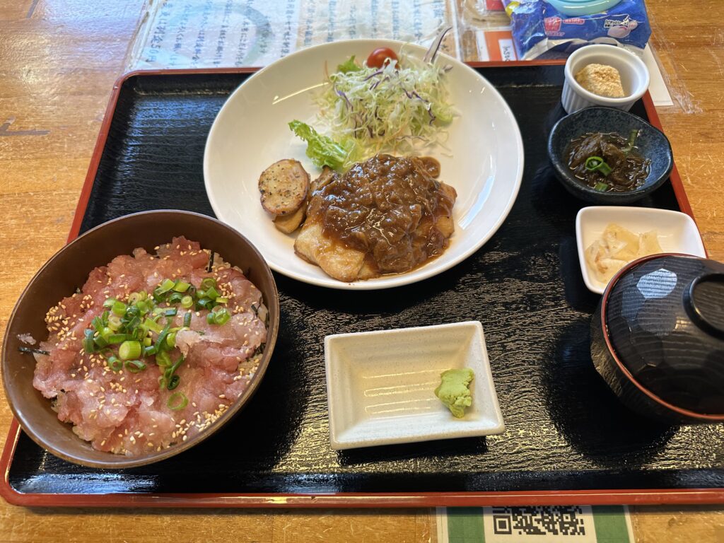 魚屋直営食堂 魚まる