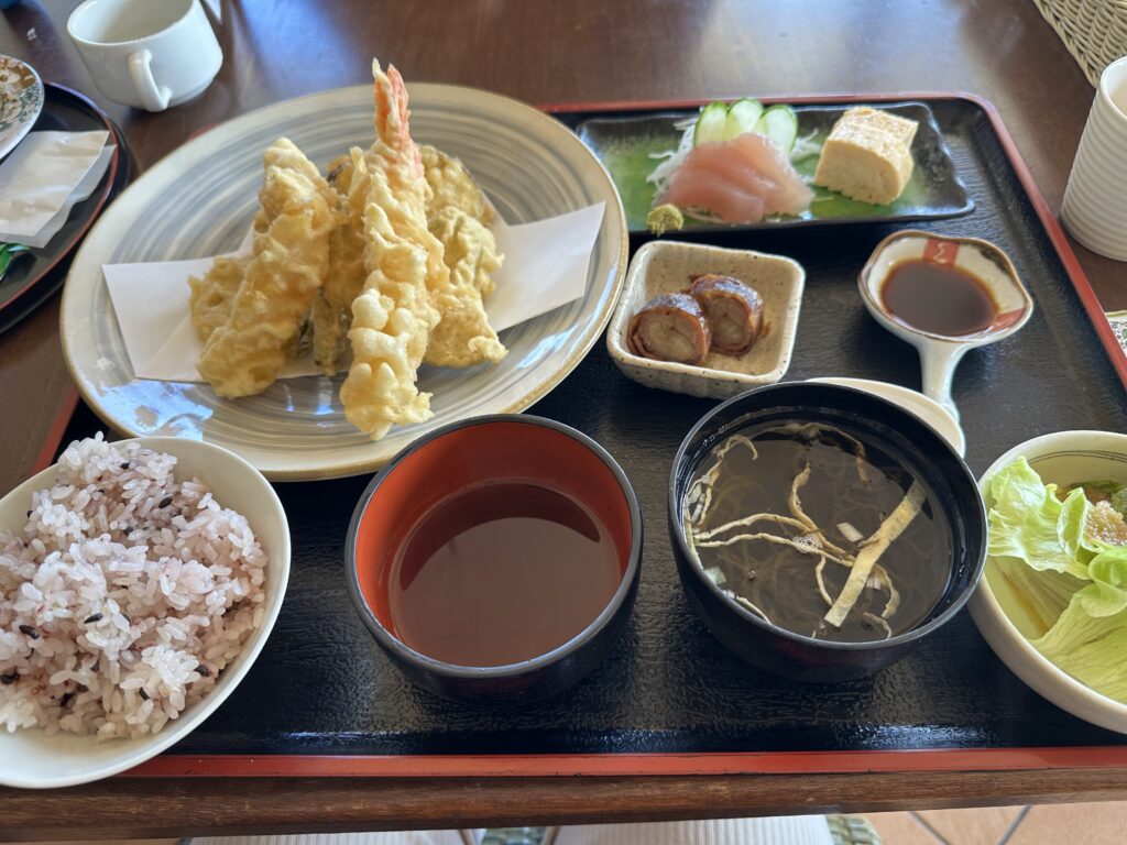 カフェレストラン長楽 沖縄風天ぷらと刺身ランチ