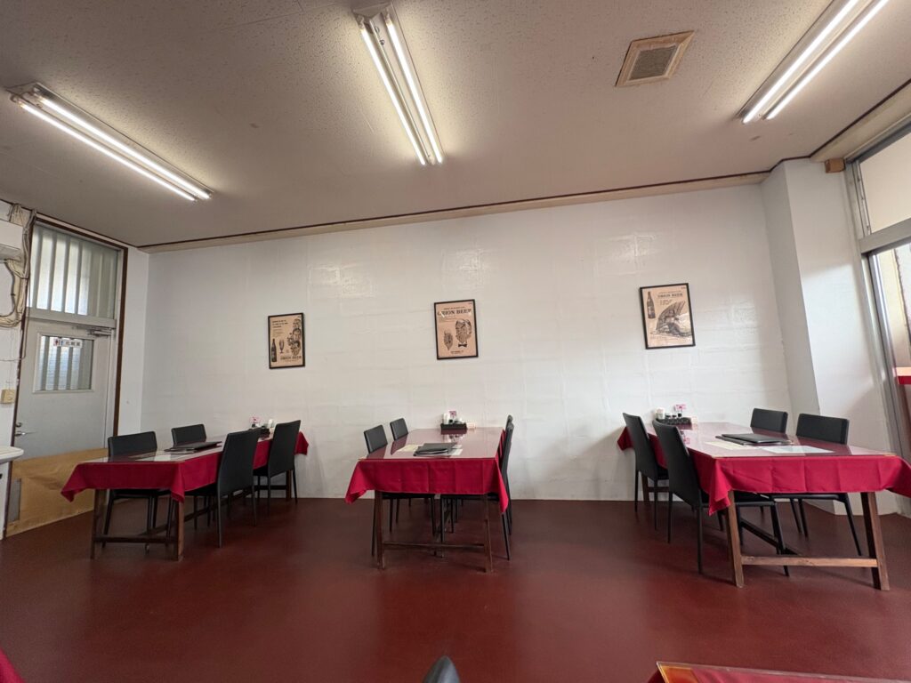 県民ステーキ 糸満本店 落ち着いた店内の様子
