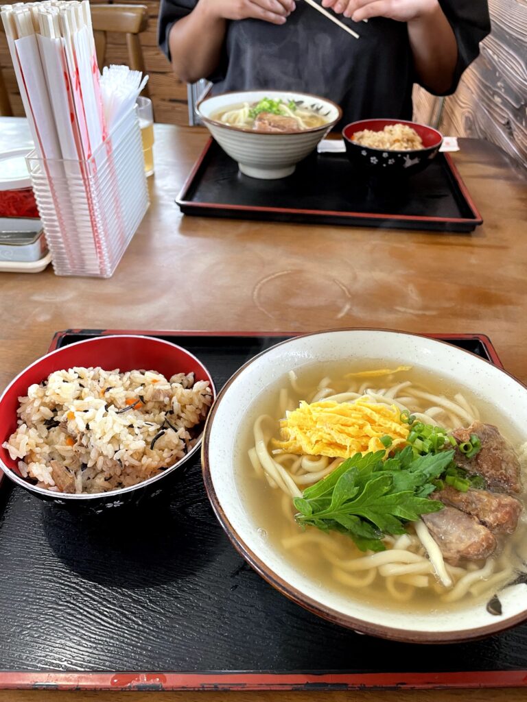 沖縄そば専門店 ちゅるげーそば 北中美﨑店 料理