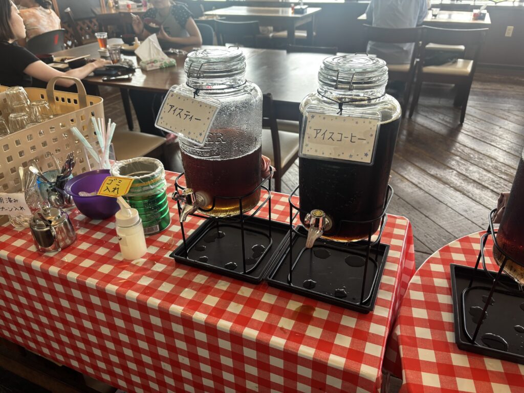 オーズカンパニー: アイスティーとアイスコーヒーのディスペンサー