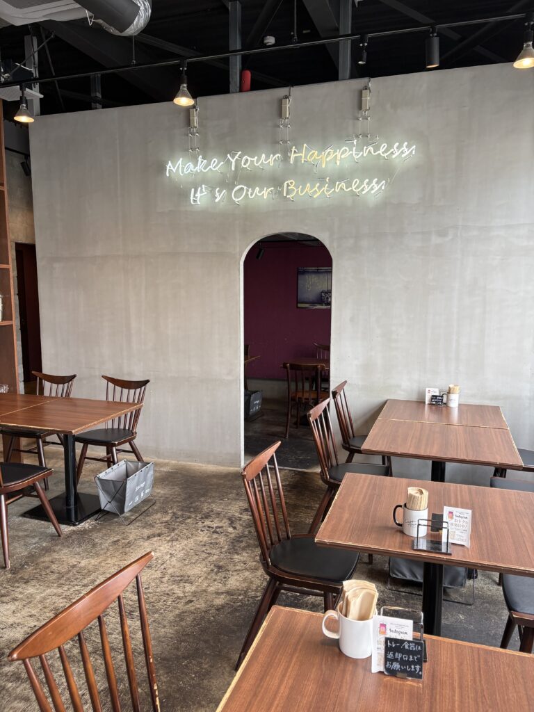 ワイン食堂トランク イタリアゴハン 小禄店 内観