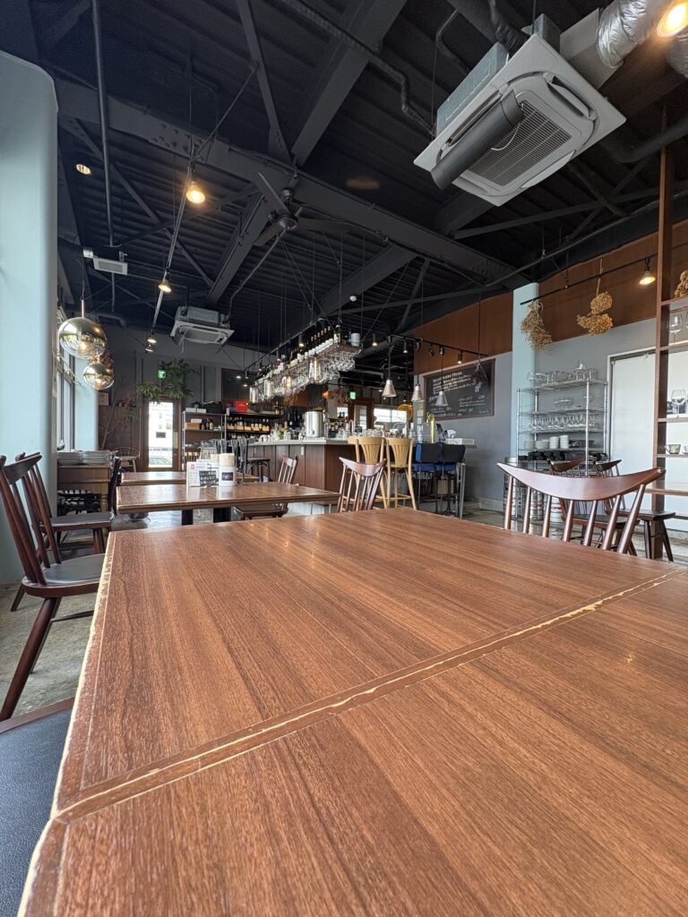 ワイン食堂トランク イタリアゴハン 小禄店 内観