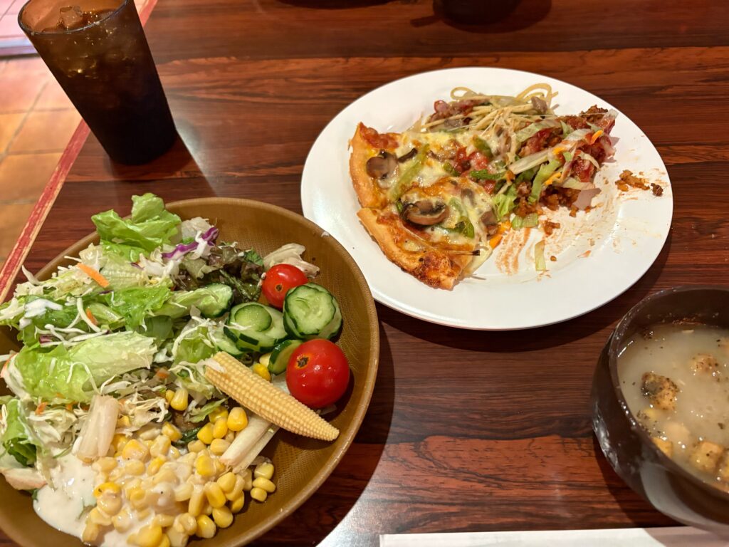 ピザ イン オキナワ 料理