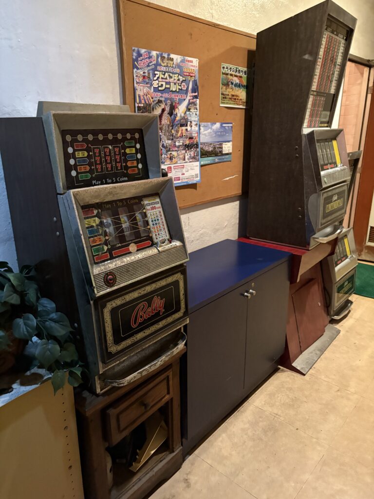 ピザ イン オキナワ 内観