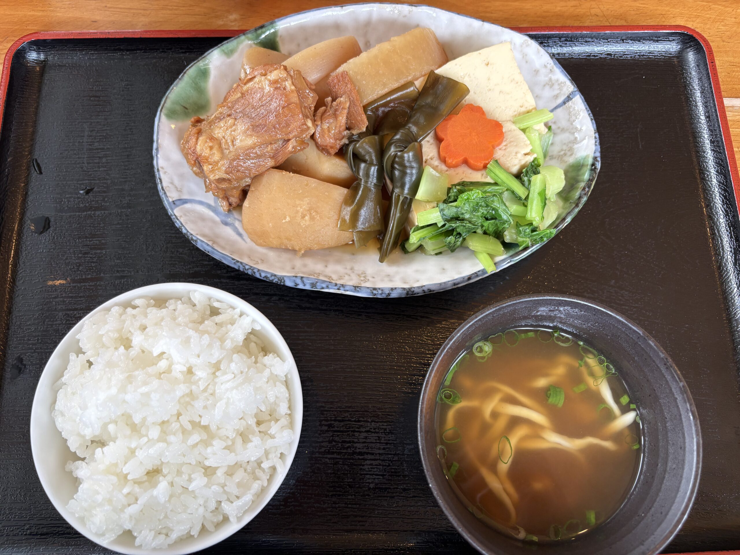 よね食堂