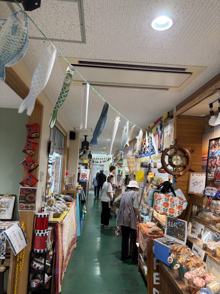 奥武島いまゆい市場内の鮮魚売り場