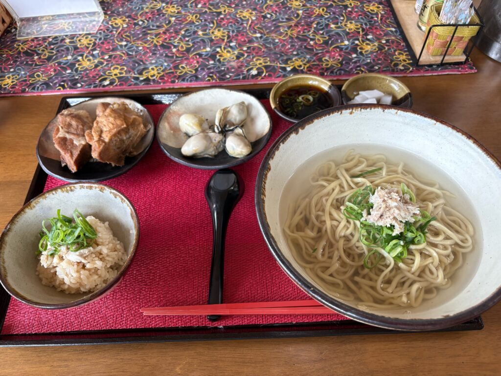 磯ノ宮スペシャル!豪華な金目鯛そばと牡蠣、ソーキ