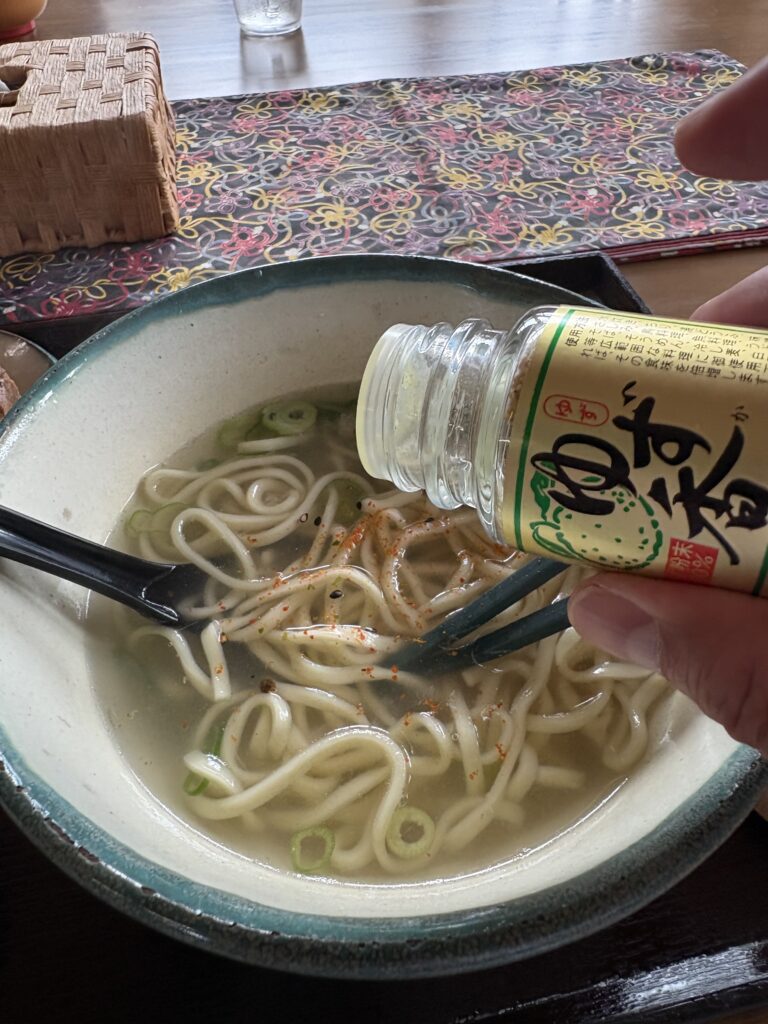 磯ノ宮で味変!ゆず七味をかけた金目鯛そば