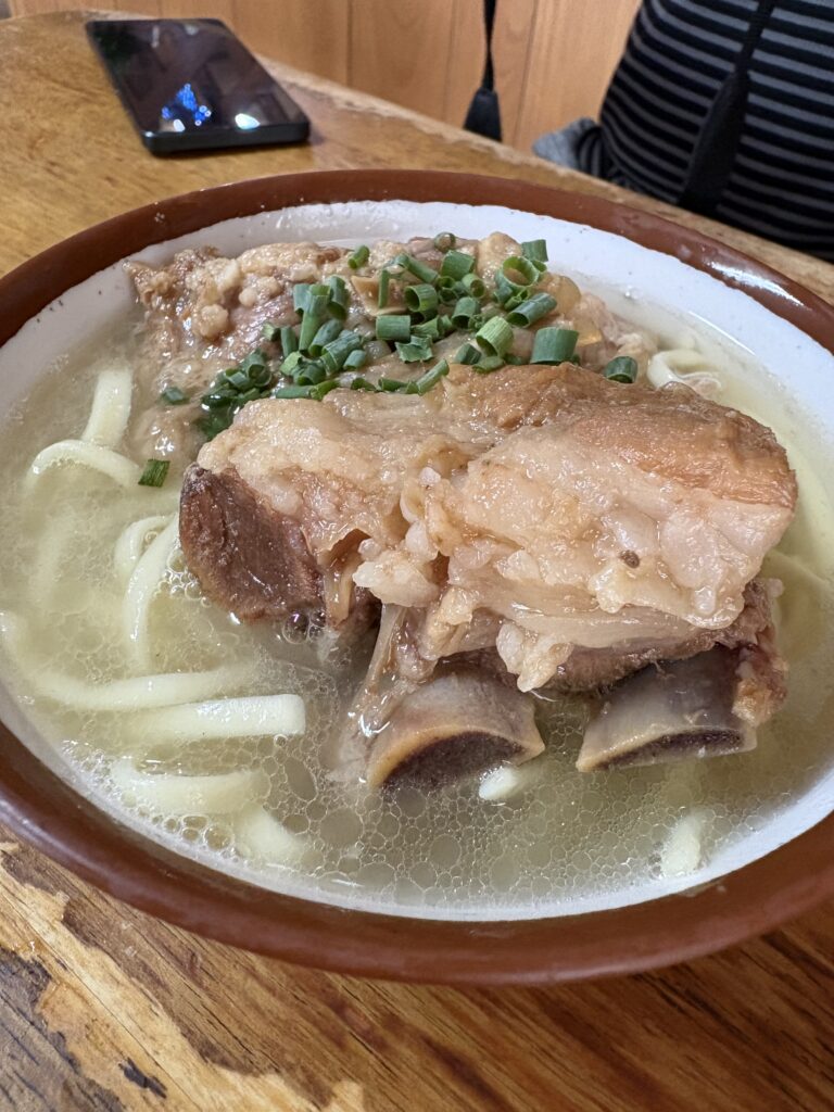前田食堂 ホロホロ肉の沖縄そば
