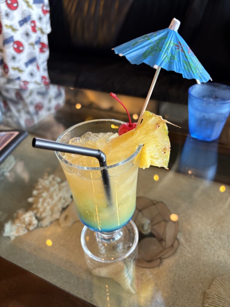 KAI Beach Club 南国気分のトロピカルドリンク