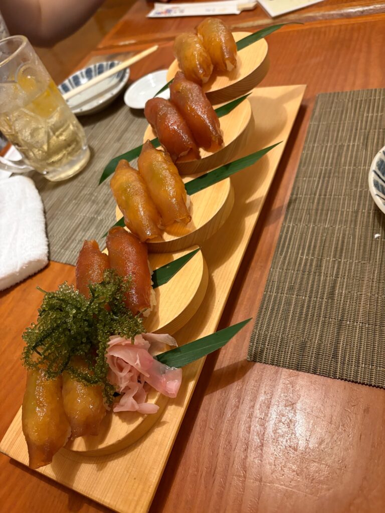 喜作 大東寿司と海ぶどうの豪華盛り合わせ