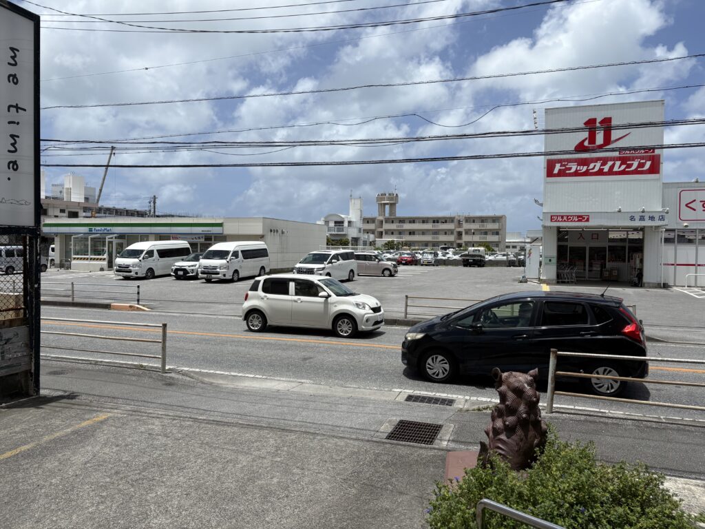 egg me time. 広々とした店舗専用駐車場