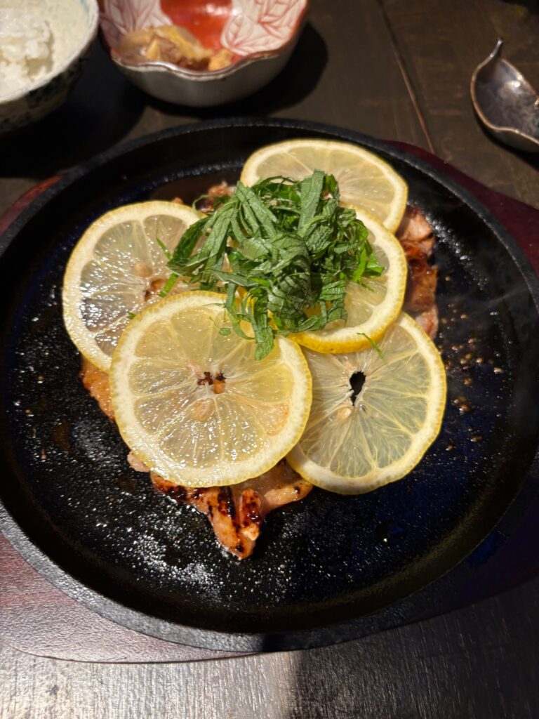 伊達しゃもじ 鶏もも塩レモンステーキ