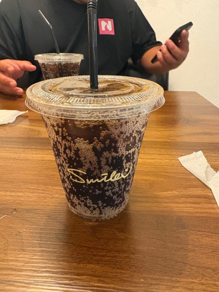 Burger's Time IMUAの冷えたコーラドリンク