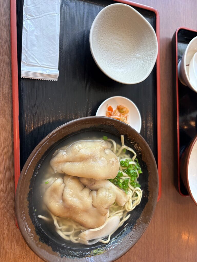 そば処とぅんち小 柔らかテビチの塩てびちそば